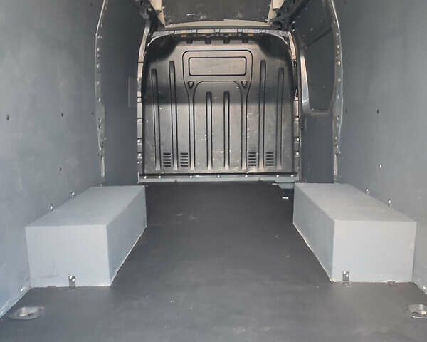 Серый Рено Мастер, объемом двигателя 0 л и пробегом 50 тыс. км за 27950 $, фото 21 на Automoto.ua