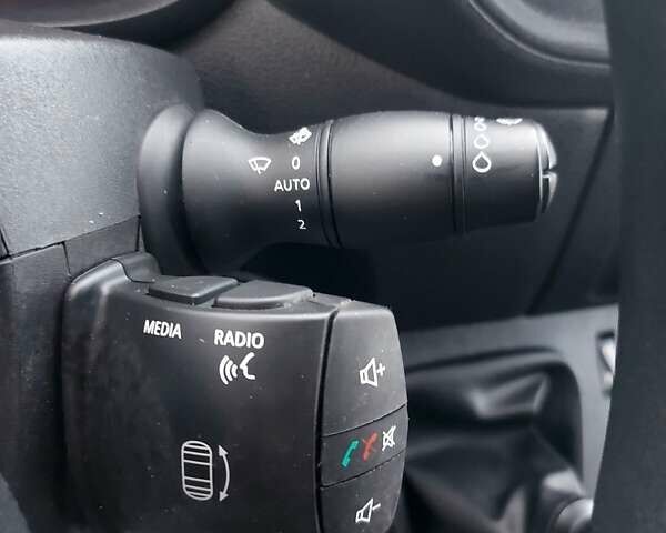 Сірий Рено Мастєр, об'ємом двигуна 2.3 л та пробігом 189 тис. км за 25900 $, фото 62 на Automoto.ua