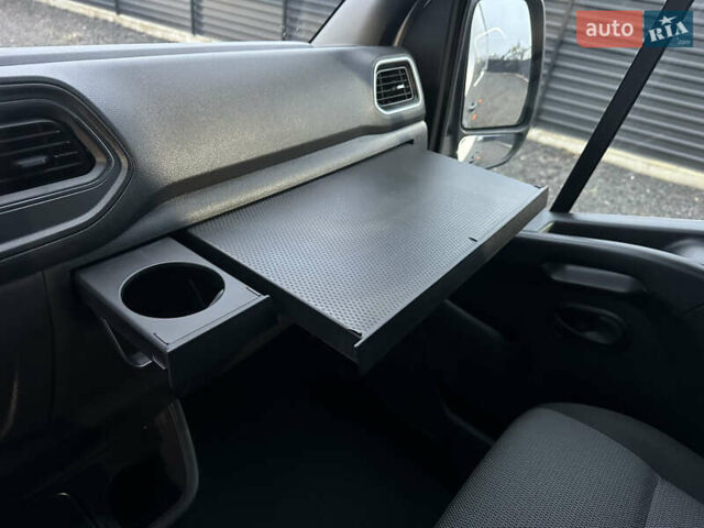 Серый Рено Мастер, объемом двигателя 2.3 л и пробегом 176 тыс. км за 21800 $, фото 61 на Automoto.ua