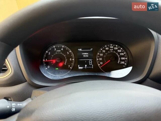 Серый Рено Мастер, объемом двигателя 2.3 л и пробегом 174 тыс. км за 18900 $, фото 59 на Automoto.ua