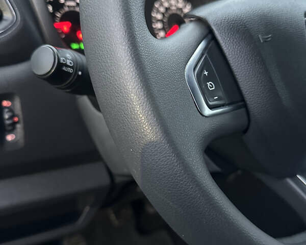 Серый Рено Мастер, объемом двигателя 2.3 л и пробегом 176 тыс. км за 21800 $, фото 54 на Automoto.ua