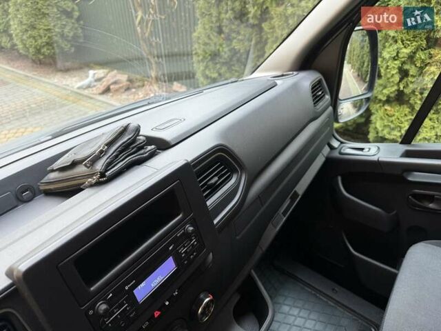 Серый Рено Мастер, объемом двигателя 2.3 л и пробегом 174 тыс. км за 18900 $, фото 64 на Automoto.ua