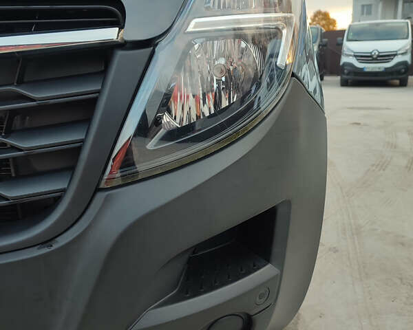 Серый Рено Мастер, объемом двигателя 0 л и пробегом 50 тыс. км за 27950 $, фото 31 на Automoto.ua