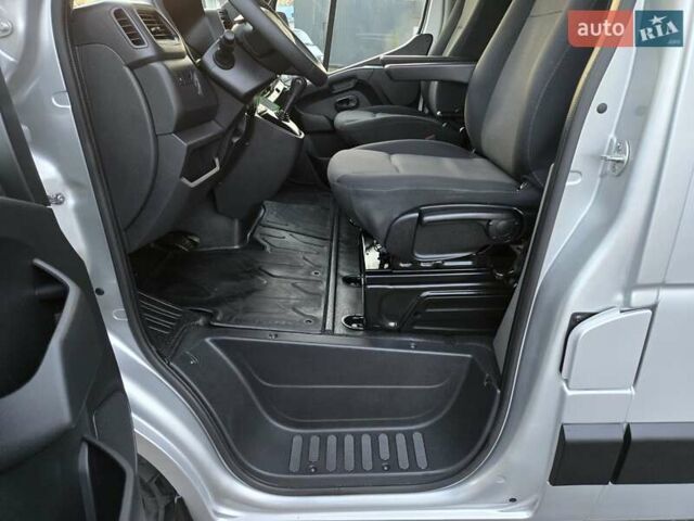 Серый Рено Мастер, объемом двигателя 2.3 л и пробегом 152 тыс. км за 19900 $, фото 25 на Automoto.ua