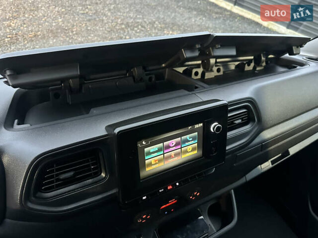 Серый Рено Мастер, объемом двигателя 2.3 л и пробегом 176 тыс. км за 21800 $, фото 69 на Automoto.ua