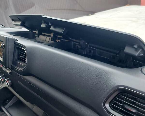 Сірий Рено Мастєр, об'ємом двигуна 2.3 л та пробігом 189 тис. км за 25900 $, фото 51 на Automoto.ua