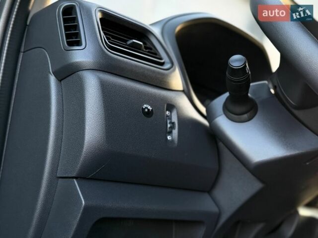 Сірий Рено Мастєр, об'ємом двигуна 2.3 л та пробігом 253 тис. км за 23500 $, фото 61 на Automoto.ua