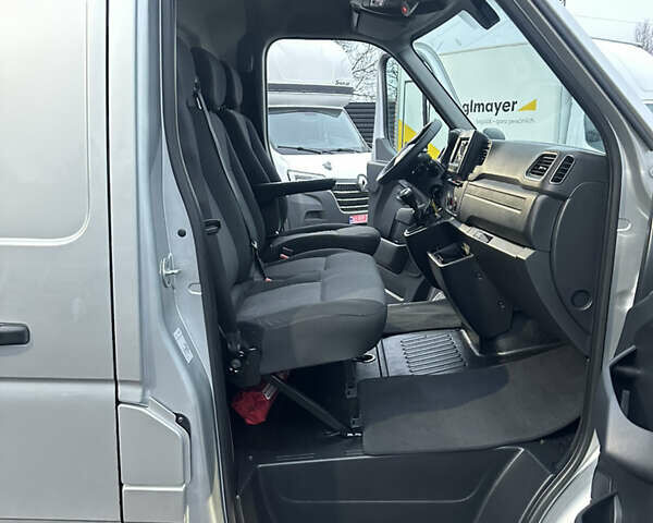 Серый Рено Мастер, объемом двигателя 2.3 л и пробегом 176 тыс. км за 21800 $, фото 63 на Automoto.ua