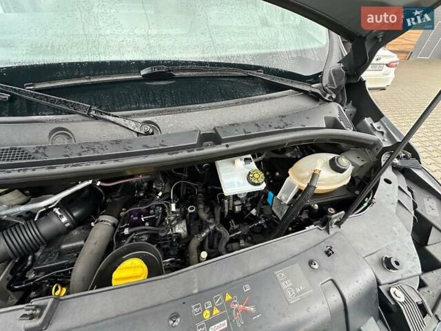 Серый Рено Мастер, объемом двигателя 2.3 л и пробегом 221 тыс. км за 21699 $, фото 14 на Automoto.ua