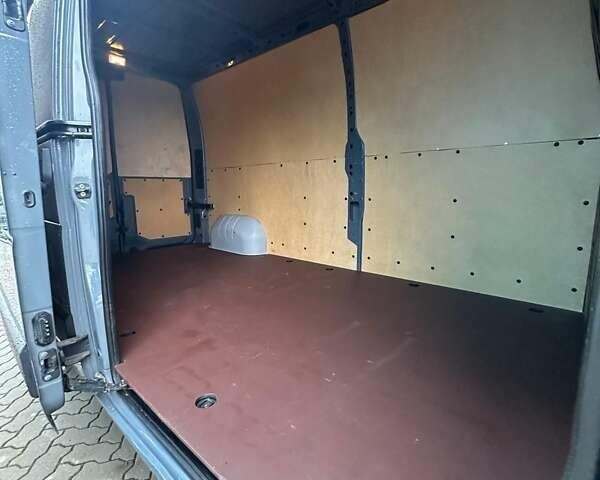 Серый Рено Мастер, объемом двигателя 2.3 л и пробегом 189 тыс. км за 21799 $, фото 26 на Automoto.ua