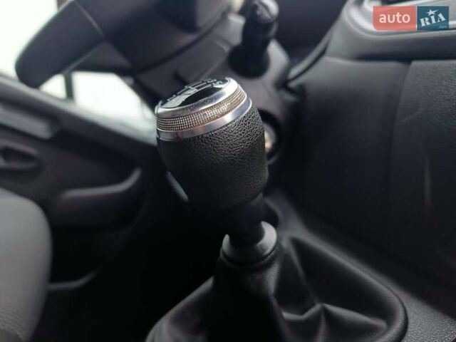 Серый Рено Мастер, объемом двигателя 2.3 л и пробегом 291 тыс. км за 21897 $, фото 24 на Automoto.ua