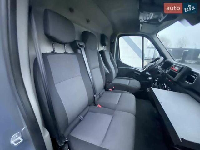 Сірий Рено Мастєр, об'ємом двигуна 2.3 л та пробігом 197 тис. км за 21799 $, фото 37 на Automoto.ua