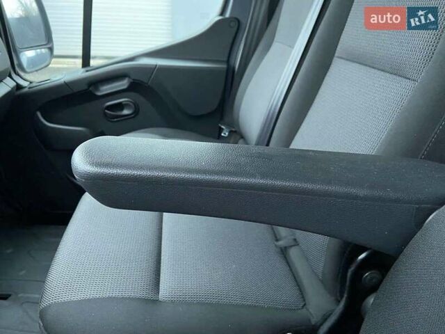 Сірий Рено Мастєр, об'ємом двигуна 2.3 л та пробігом 197 тис. км за 21799 $, фото 49 на Automoto.ua