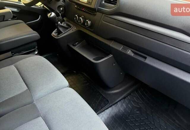 Сірий Рено Мастєр, об'ємом двигуна 2.3 л та пробігом 176 тис. км за 20900 $, фото 19 на Automoto.ua