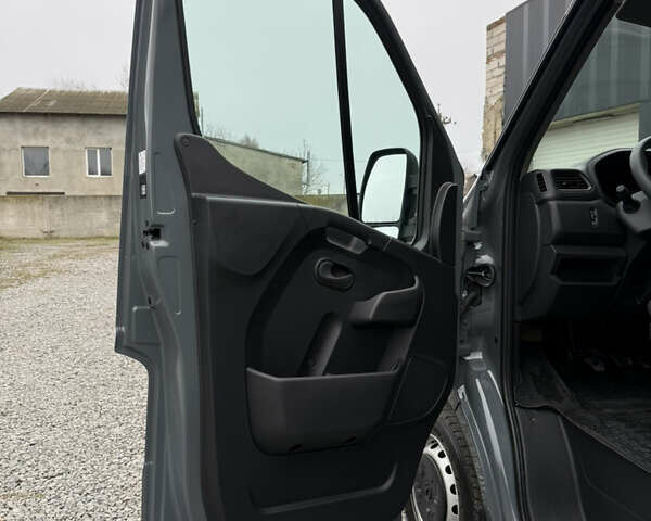 Сірий Рено Мастєр, об'ємом двигуна 2.3 л та пробігом 6 тис. км за 35500 $, фото 10 на Automoto.ua