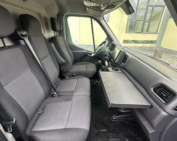 Серый Рено Мастер, объемом двигателя 2.3 л и пробегом 289 тыс. км за 31899 $, фото 30 на Automoto.ua