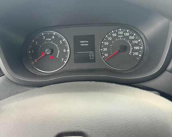 Серый Рено Мастер, объемом двигателя 2.3 л и пробегом 195 тыс. км за 22999 $, фото 27 на Automoto.ua