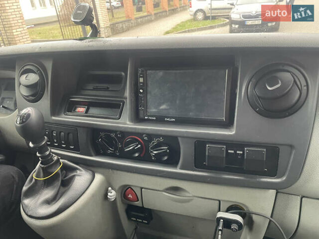 Серый Рено Мастер, объемом двигателя 2.5 л и пробегом 564 тыс. км за 7400 $, фото 4 на Automoto.ua