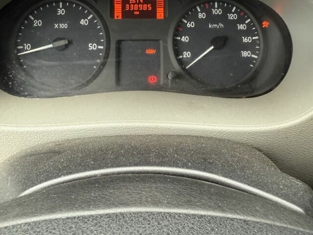 Серый Рено Мастер, объемом двигателя 2.5 л и пробегом 356 тыс. км за 6000 $, фото 8 на Automoto.ua