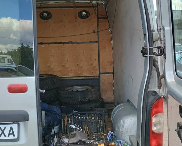 Серый Рено Мастер, объемом двигателя 2.5 л и пробегом 290 тыс. км за 7950 $, фото 13 на Automoto.ua