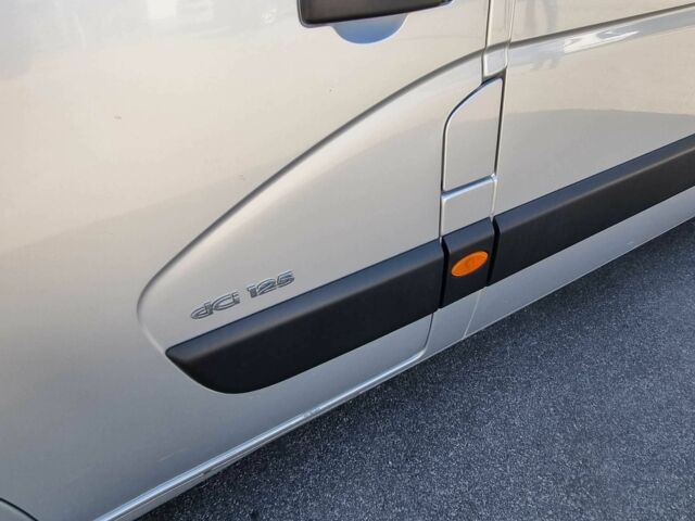 Серый Рено Мастер, объемом двигателя 2.3 л и пробегом 265 тыс. км за 18868 $, фото 15 на Automoto.ua