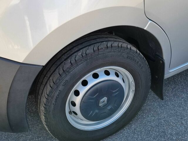 Серый Рено Мастер, объемом двигателя 2.3 л и пробегом 265 тыс. км за 18868 $, фото 5 на Automoto.ua