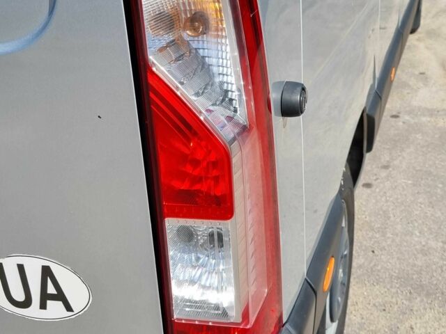 Серый Рено Мастер, объемом двигателя 2.3 л и пробегом 265 тыс. км за 18868 $, фото 3 на Automoto.ua