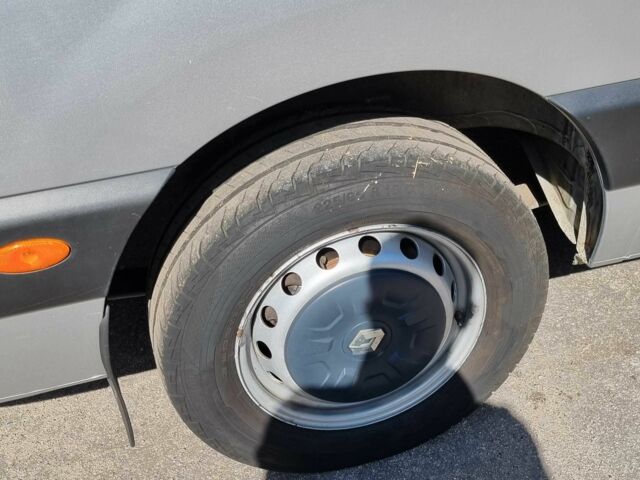 Серый Рено Мастер, объемом двигателя 2.3 л и пробегом 265 тыс. км за 18868 $, фото 4 на Automoto.ua