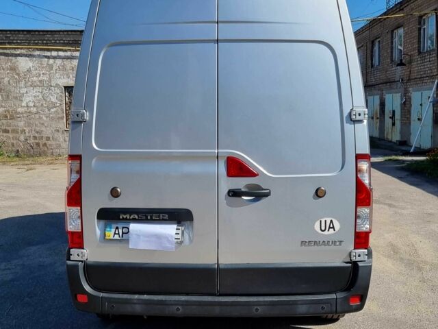Серый Рено Мастер, объемом двигателя 2.3 л и пробегом 265 тыс. км за 18868 $, фото 1 на Automoto.ua