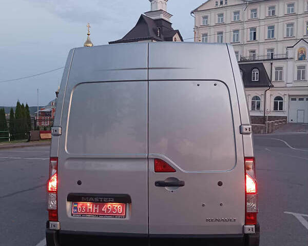 Серый Рено Мастер, объемом двигателя 0 л и пробегом 412 тыс. км за 16200 $, фото 5 на Automoto.ua