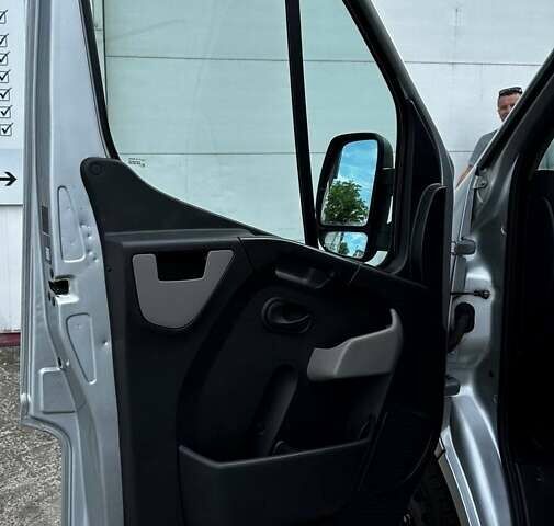 Сірий Рено Мастєр, об'ємом двигуна 2.3 л та пробігом 210 тис. км за 15300 $, фото 15 на Automoto.ua