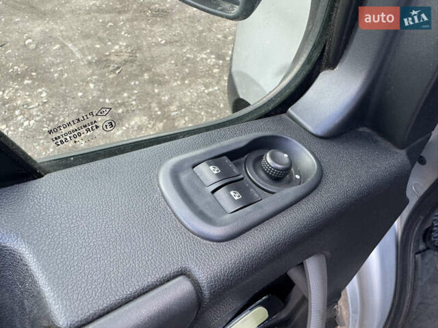 Рено Мастєр 2014 у Полтаві на Automoto.ua Сірий Рено Мастєр, об'ємом двигуна 2.3 л та пробігом 391 тис. км за 17500 $, фото 26 на Automoto.ua