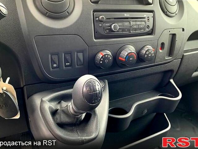 Рено Мастєр 2015 у Мерефа на Automoto.ua Сірий Рено Мастєр, об'ємом двигуна 2.3 л та пробігом 137 тис. км за 22000 $, фото 8 на Automoto.ua