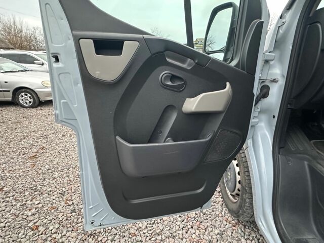 Серый Рено Мастер, объемом двигателя 2.3 л и пробегом 296 тыс. км за 15800 $, фото 14 на Automoto.ua