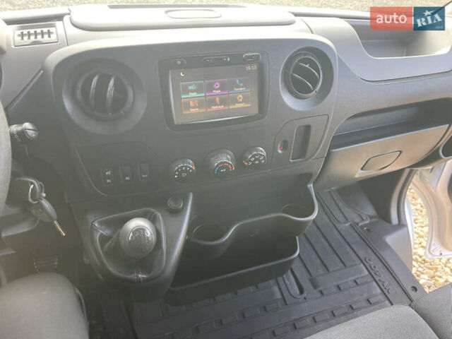 Сірий Рено Мастєр, об'ємом двигуна 2.3 л та пробігом 246 тис. км за 17600 $, фото 16 на Automoto.ua