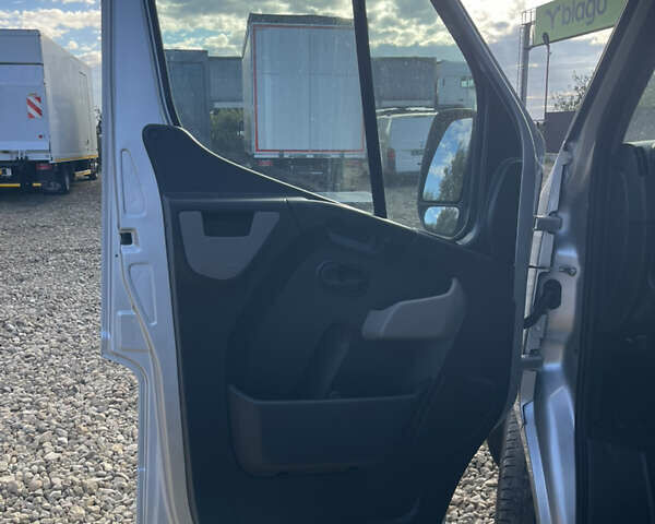 Сірий Рено Мастєр, об'ємом двигуна 2.3 л та пробігом 246 тис. км за 17600 $, фото 10 на Automoto.ua