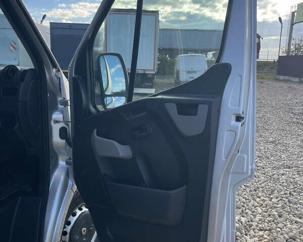 Сірий Рено Мастєр, об'ємом двигуна 2.3 л та пробігом 246 тис. км за 17600 $, фото 18 на Automoto.ua