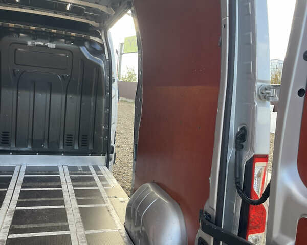 Сірий Рено Мастєр, об'ємом двигуна 2.3 л та пробігом 246 тис. км за 17600 $, фото 34 на Automoto.ua