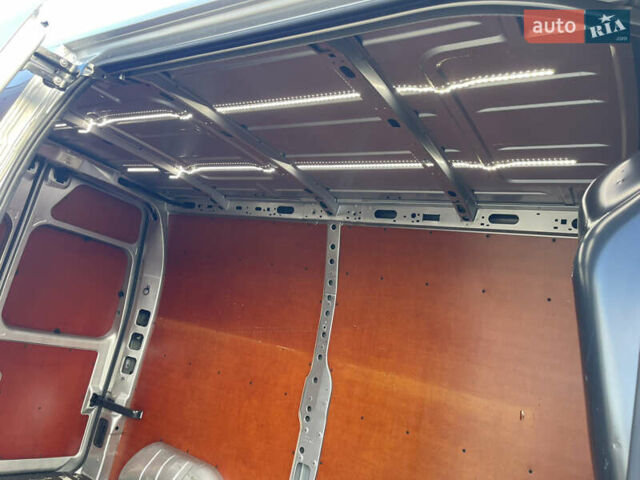 Сірий Рено Мастєр, об'ємом двигуна 2.3 л та пробігом 246 тис. км за 17600 $, фото 28 на Automoto.ua