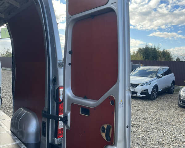 Сірий Рено Мастєр, об'ємом двигуна 2.3 л та пробігом 246 тис. км за 17600 $, фото 31 на Automoto.ua