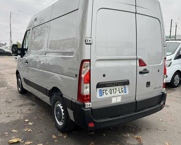 Серый Рено Мастер, объемом двигателя 0 л и пробегом 151 тыс. км за 16900 $, фото 4 на Automoto.ua