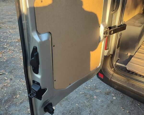 Рено Мастєр 2019 у Балаклее на Automoto.ua Сірий Рено Мастєр, об'ємом двигуна 2.3 л та пробігом 220 тис. км за 17500 $, фото 25 на Automoto.ua