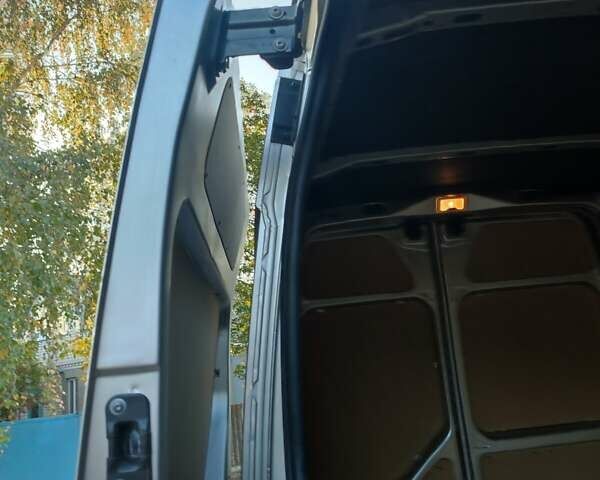 Сірий Рено Мастєр, об'ємом двигуна 2.3 л та пробігом 220 тис. км за 17500 $, фото 31 на Automoto.ua