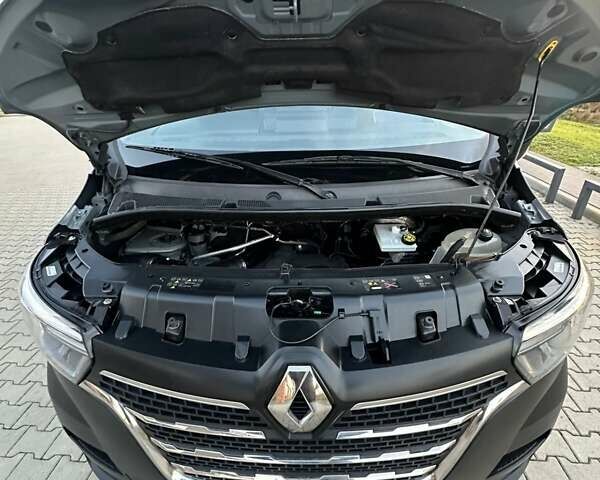 Сірий Рено Мастєр, об'ємом двигуна 2.3 л та пробігом 171 тис. км за 22998 $, фото 29 на Automoto.ua