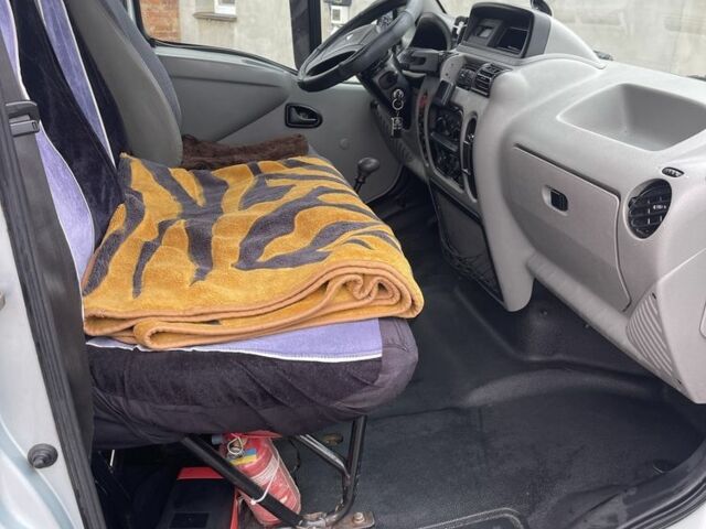 Серый Рено Мастер, объемом двигателя 2.5 л и пробегом 485 тыс. км за 5999 $, фото 7 на Automoto.ua