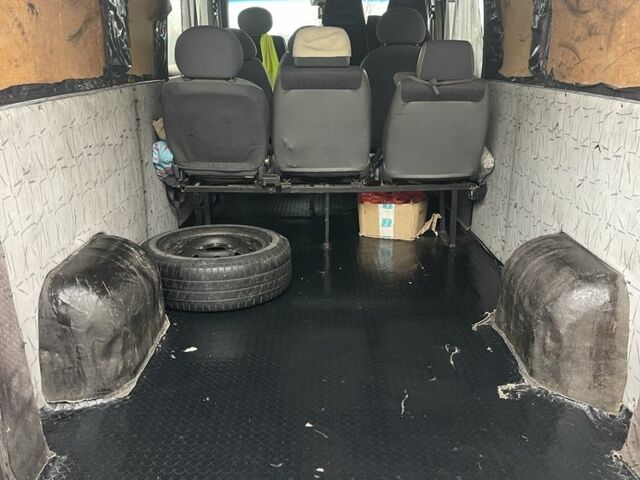 Серый Рено Мастер, объемом двигателя 2.5 л и пробегом 485 тыс. км за 5999 $, фото 12 на Automoto.ua