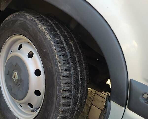 Серый Рено Мастер, объемом двигателя 2.46 л и пробегом 121 тыс. км за 9300 $, фото 9 на Automoto.ua