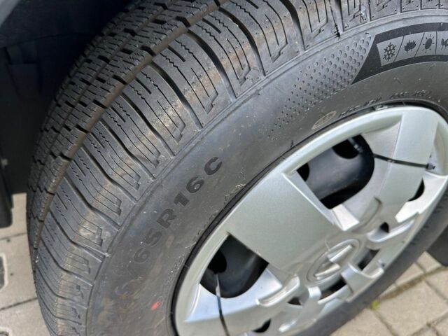 Серый Рено Мастер, объемом двигателя 2.3 л и пробегом 244 тыс. км за 8500 $, фото 7 на Automoto.ua