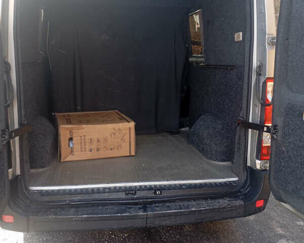 Сірий Рено Мастєр, об'ємом двигуна 2.3 л та пробігом 565 тис. км за 15500 $, фото 7 на Automoto.ua