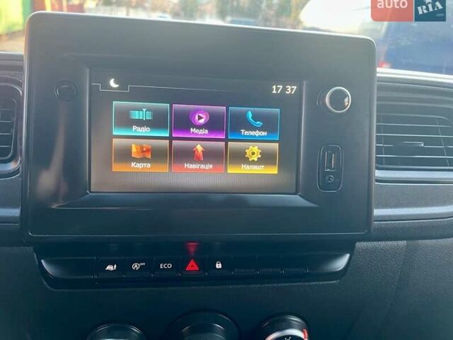 Сірий Рено Мастєр, об'ємом двигуна 2.3 л та пробігом 206 тис. км за 26399 $, фото 15 на Automoto.ua